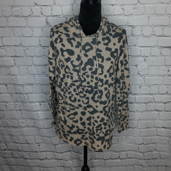 Pink Lily Tops - Leopard Print Sweatshirt Hoodie